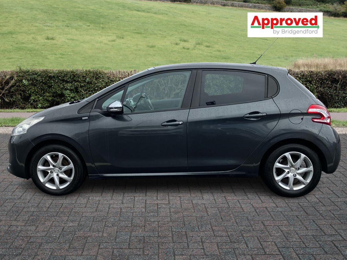 Used Peugeot 208 2014 for sale - 77897141: Photo 8
