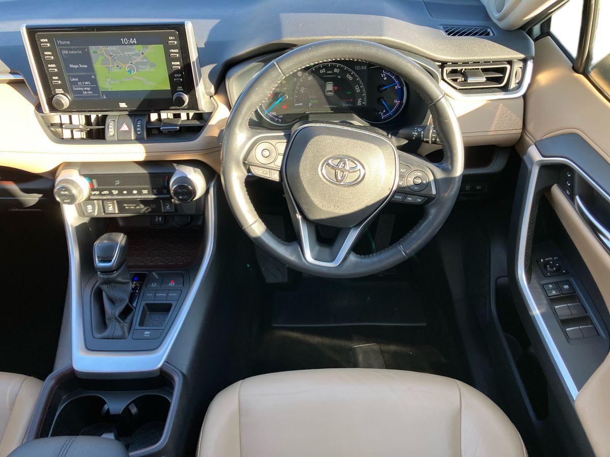 Used Toyota RAV4 2019 for sale - 76580137: Photo 17