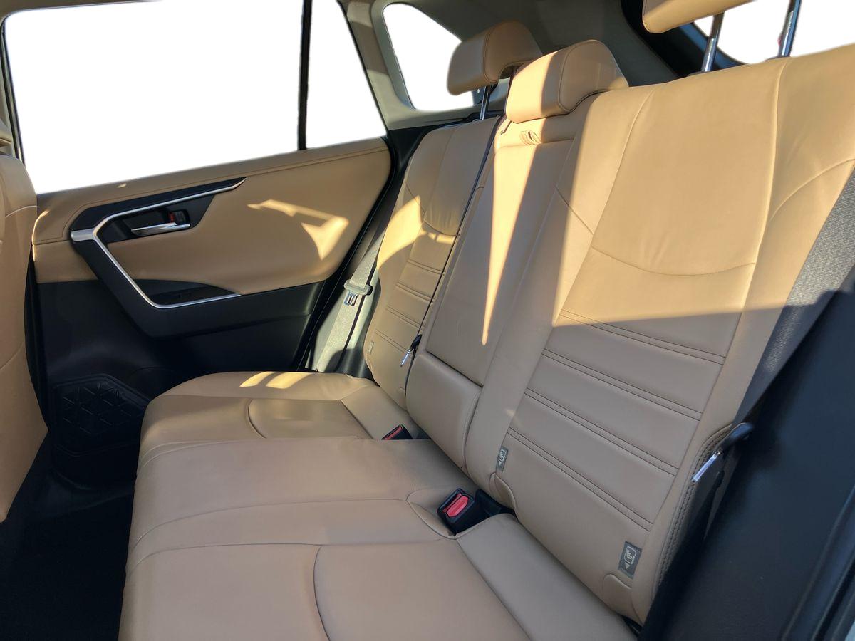 Used Toyota RAV4 2019 for sale - 76580137: Photo 24