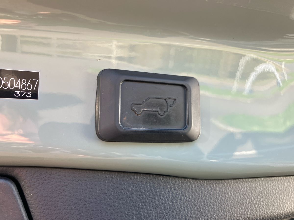 Used Toyota RAV4 2019 for sale - 76580137: Photo 28