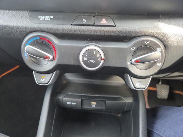 Used Kia Stonic 2022 for sale - 75469580: Photo 16