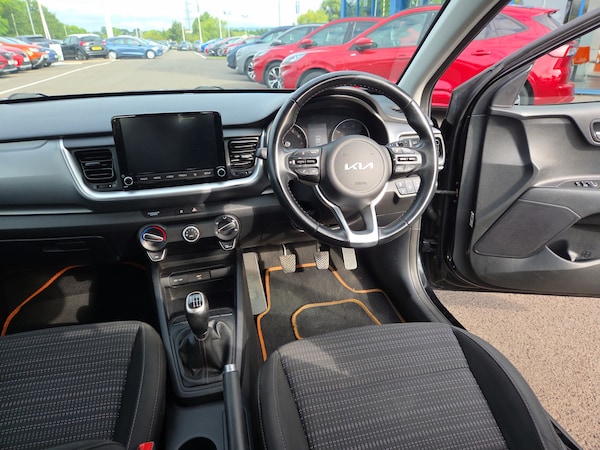 Used Kia Stonic 2022 for sale - 75469580: Photo 2