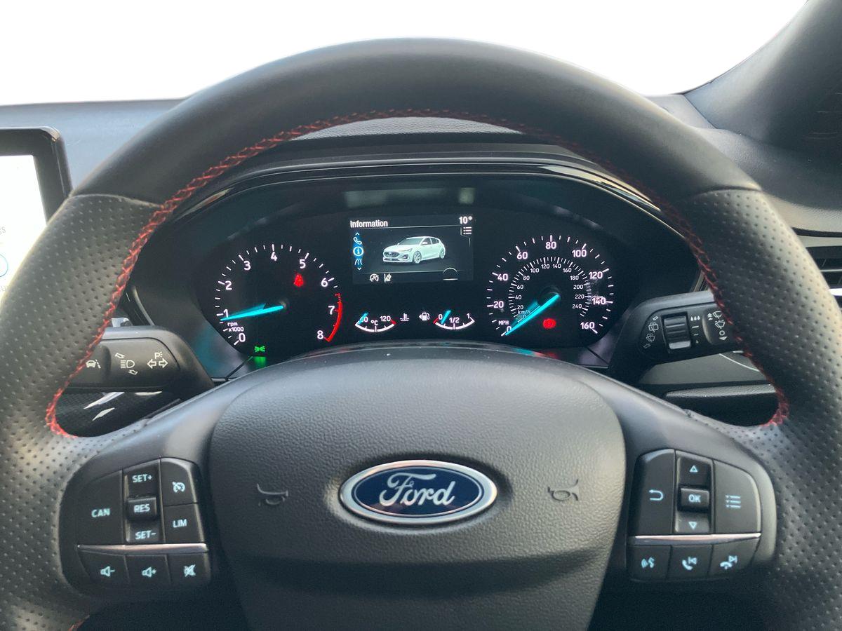 Used Ford Focus 2023 for sale - 76684382: Photo 19