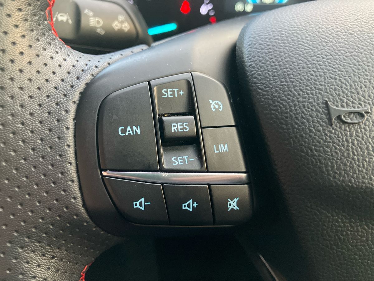 Used Ford Focus 2023 for sale - 76684382: Photo 28