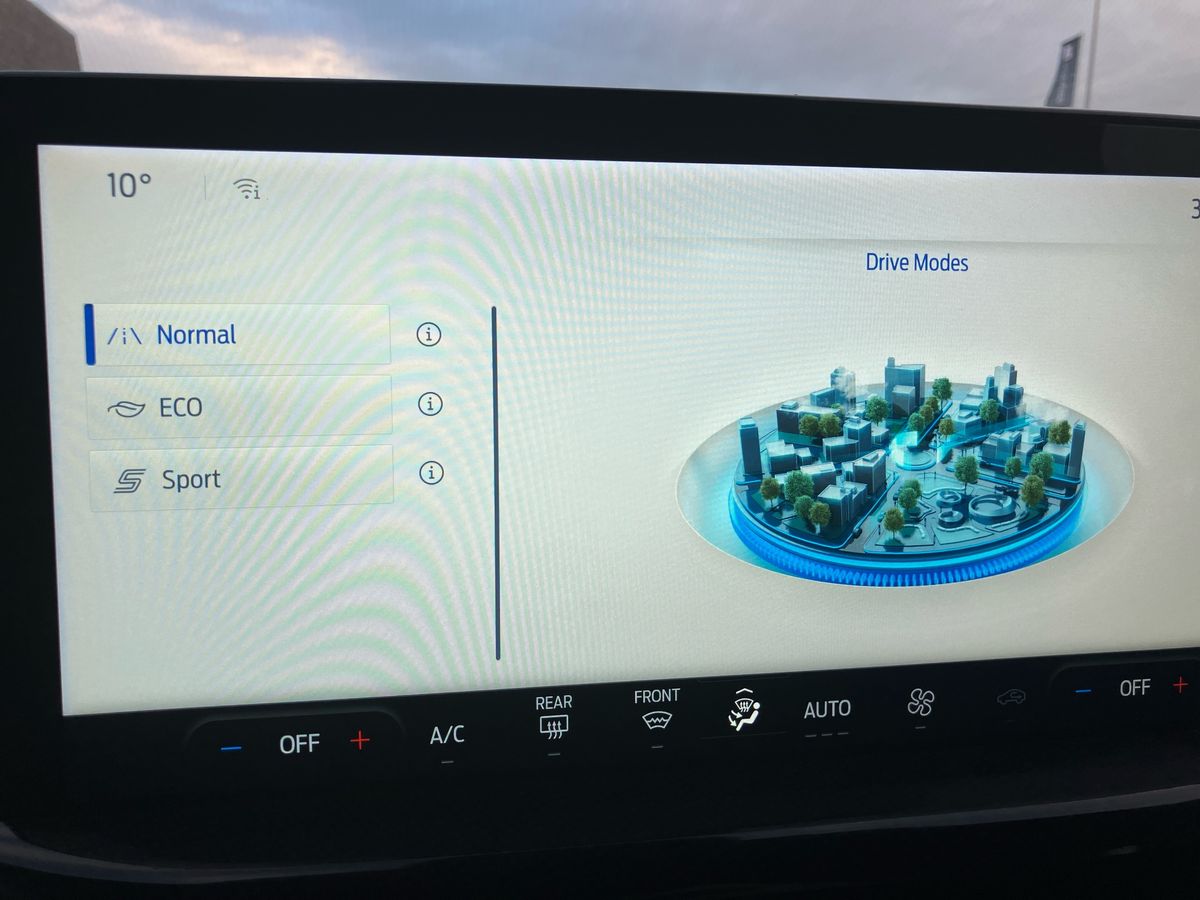 Used Ford Focus 2023 for sale - 76684382: Photo 32