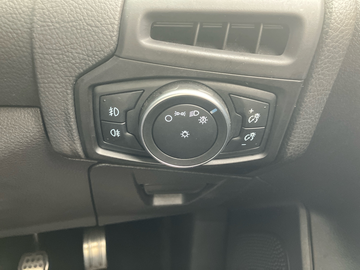 Used Ford Focus 2017 for sale - 76008350: Photo 16