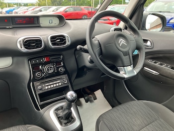 Used Citroen C3 Picasso 2015 for sale - 75469528: Photo