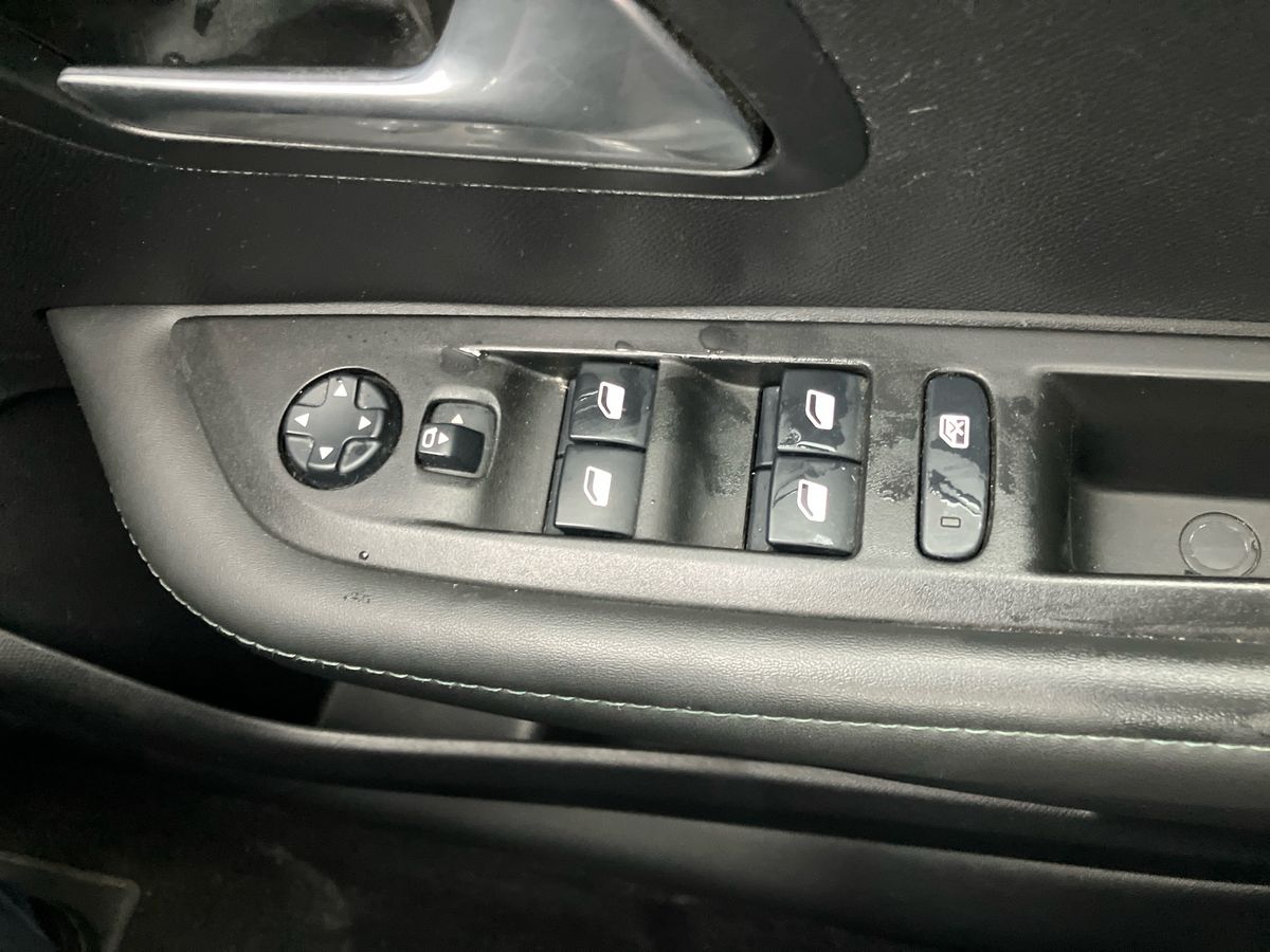 Used Peugeot 208 2020 for sale - 76544596: Photo 31