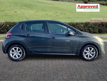 Used Peugeot 208 2013 for sale - 77339460: Photo