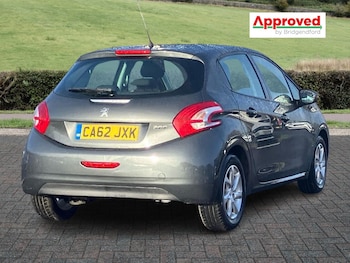 Used Peugeot 208 2013 for sale - 77339460: Photo