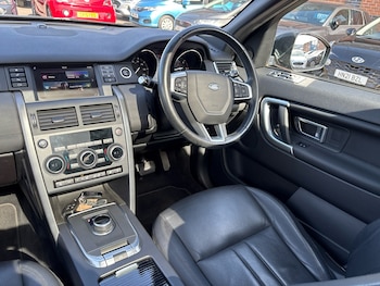 Used Land Rover Discovery Sport 2019 for sale - 75629479: Photo