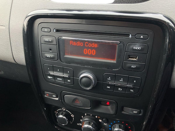 Used Dacia Duster 2014 for sale - 76217195: Photo 26