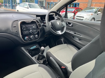 Used Renault Captur 2014 for sale - 76033987: Photo 2
