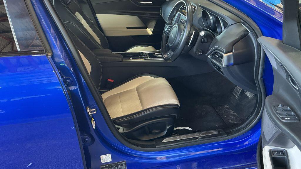 Used Jaguar XE for sale - 77958160: Photo 7