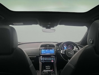Used Jaguar F-Pace 2018 for sale - 76167562: Photo 2