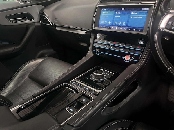 Used Jaguar F-Pace 2018 for sale - 76167562: Photo 37