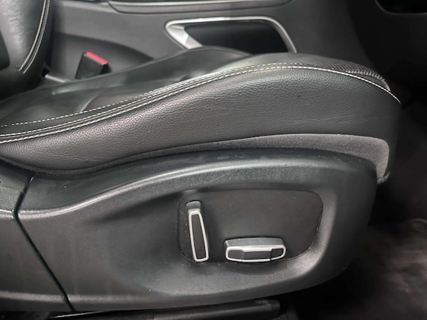 Used Jaguar F-Pace 2018 for sale - 76167562: Photo 48