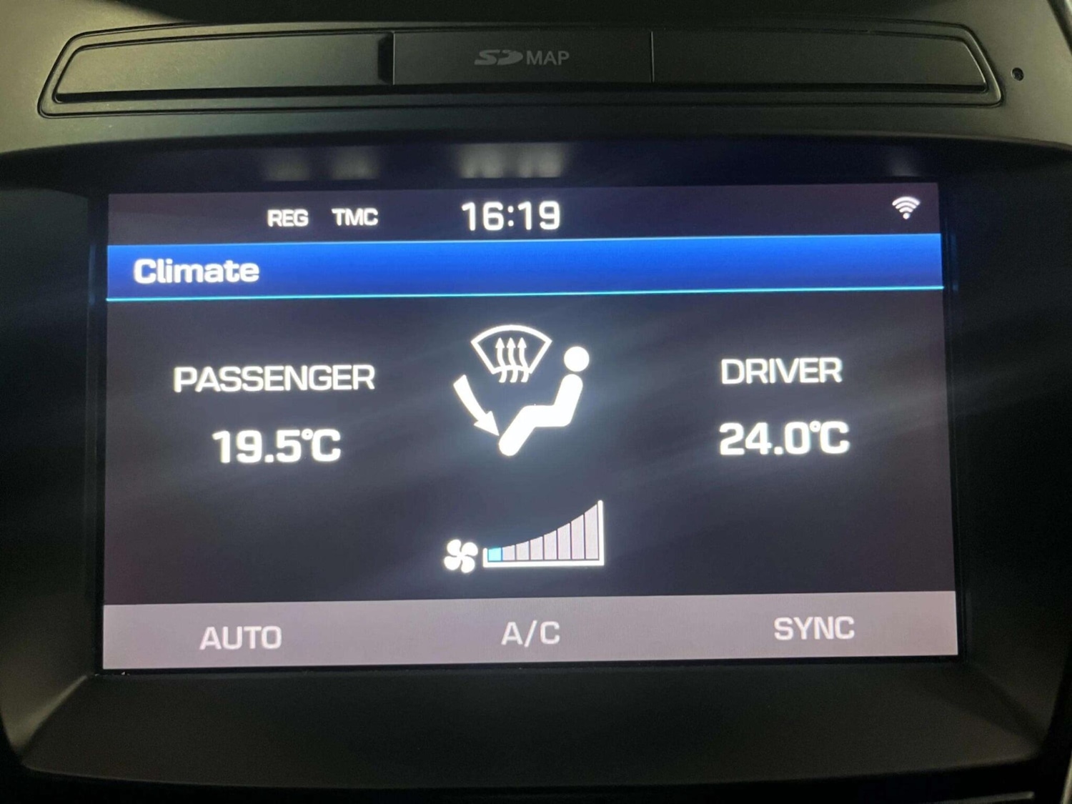 Used Hyundai Santa Fe 2016 for sale - 77682882: Photo 32