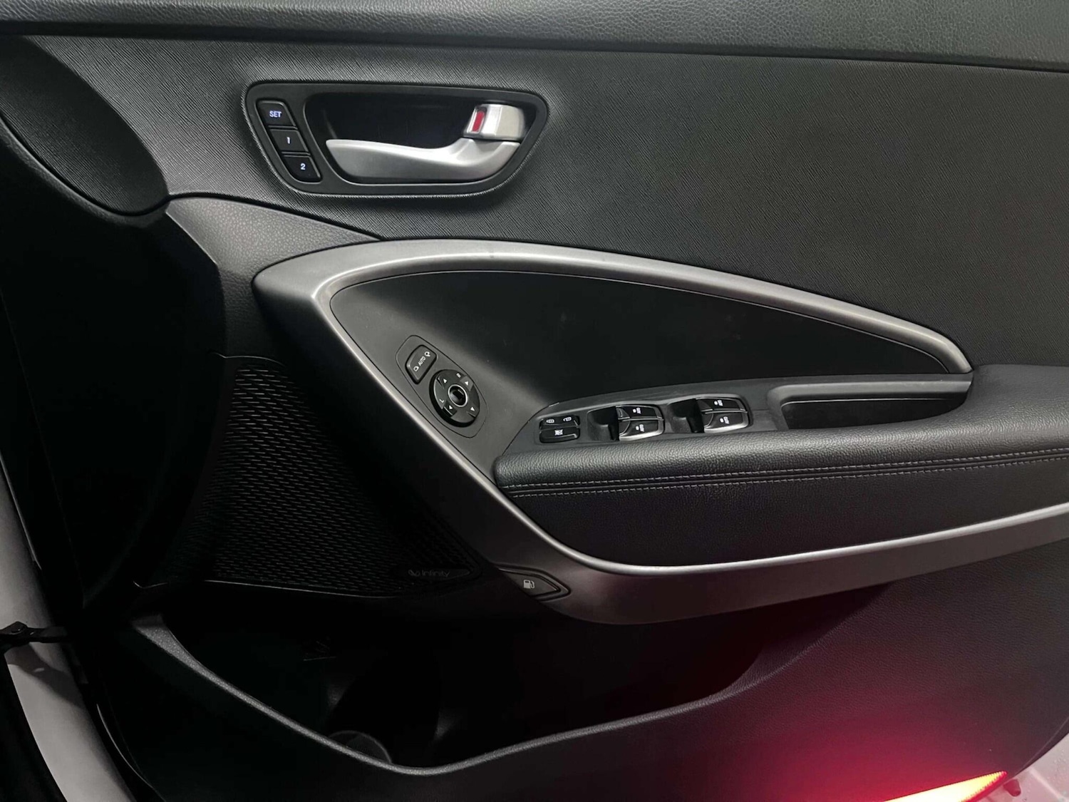 Used Hyundai Santa Fe 2016 for sale - 77682882: Photo 46