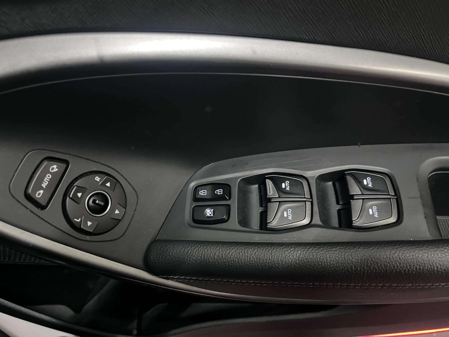 Used Hyundai Santa Fe 2016 for sale - 77682882: Photo 47