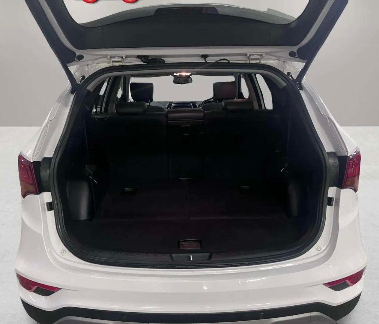 Used Hyundai Santa Fe 2016 for sale - 77682882: Photo 58