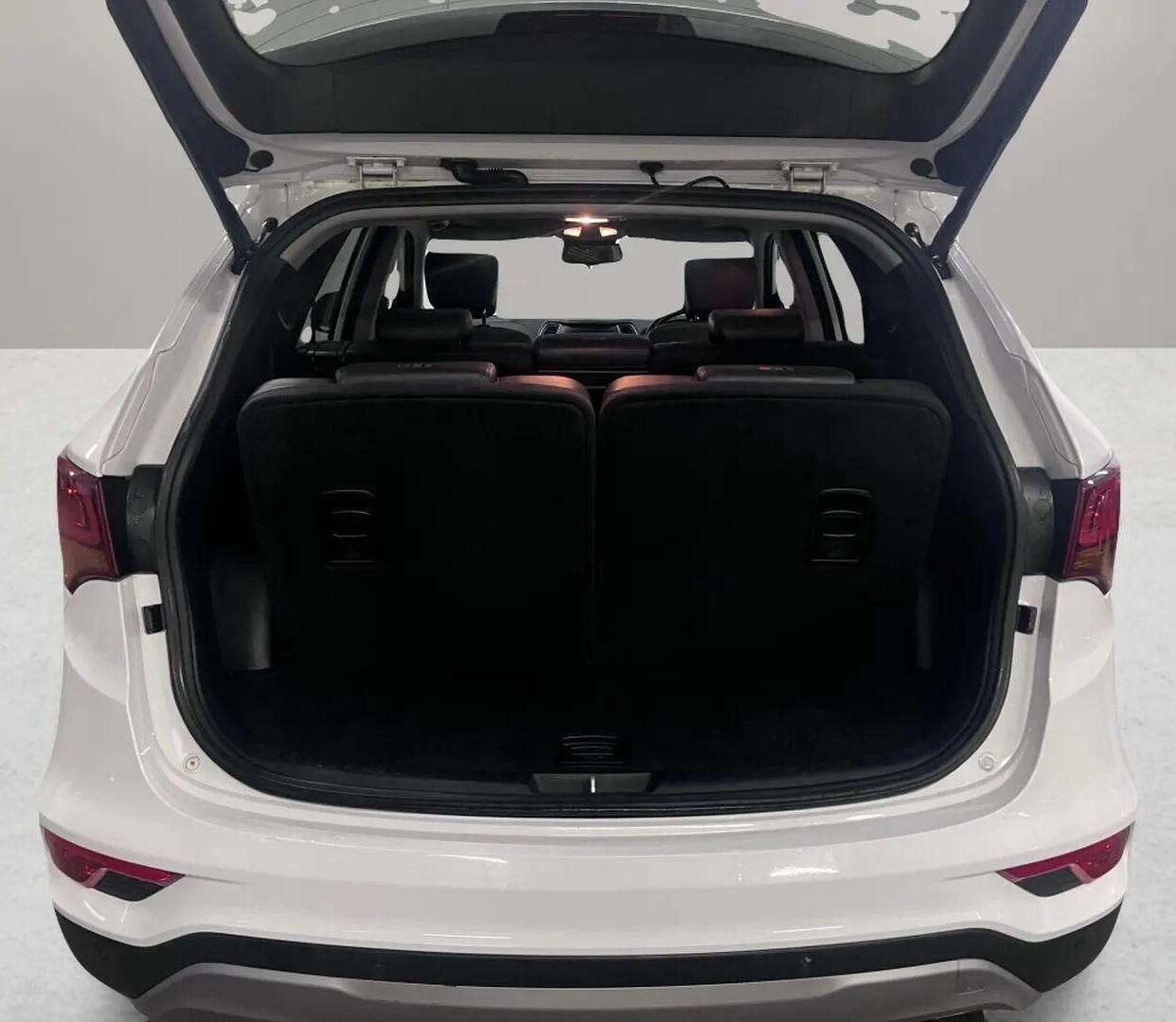 Used Hyundai Santa Fe 2016 for sale - 77682882: Photo 59