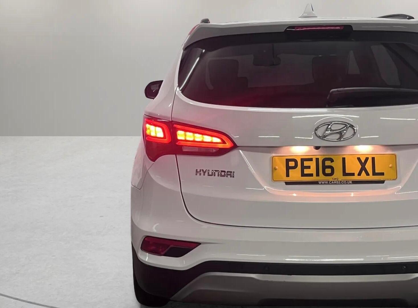 Used Hyundai Santa Fe 2016 for sale - 77682882: Photo 62