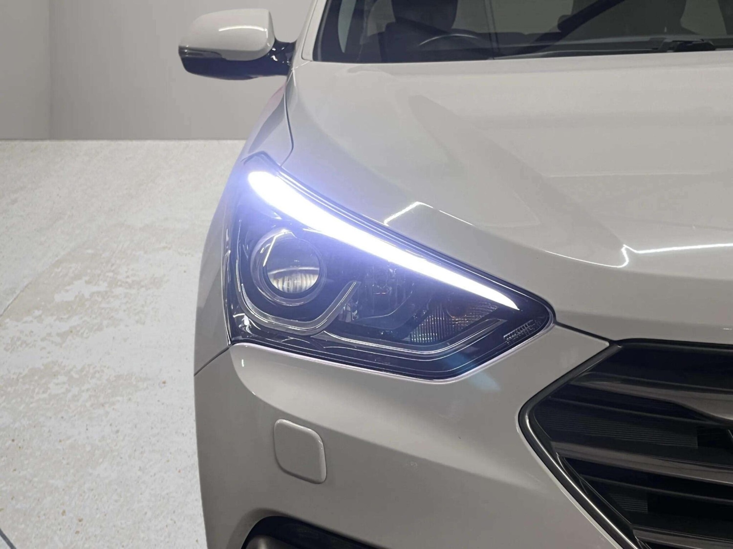 Used Hyundai Santa Fe 2016 for sale - 77682882: Photo 64