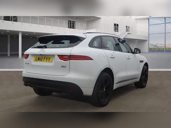 Used Jaguar F-Pace 2018 for sale - 77839023: Photo