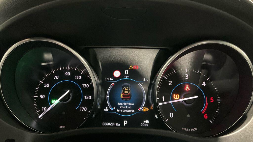 Used Jaguar F-Pace 2018 for sale - 77839023: Photo 8