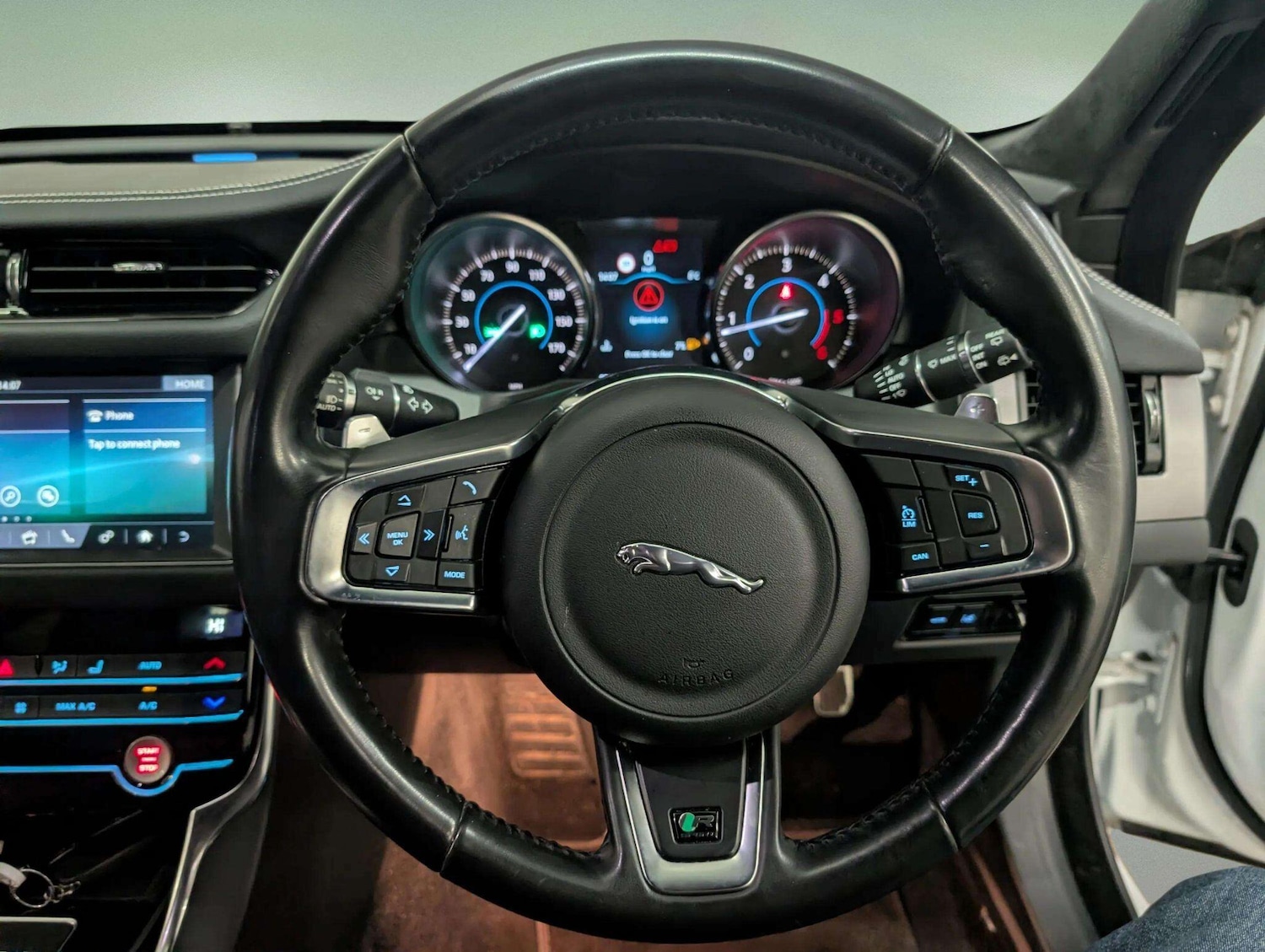 Used Jaguar XF 2019 for sale - 76912822: Photo 34