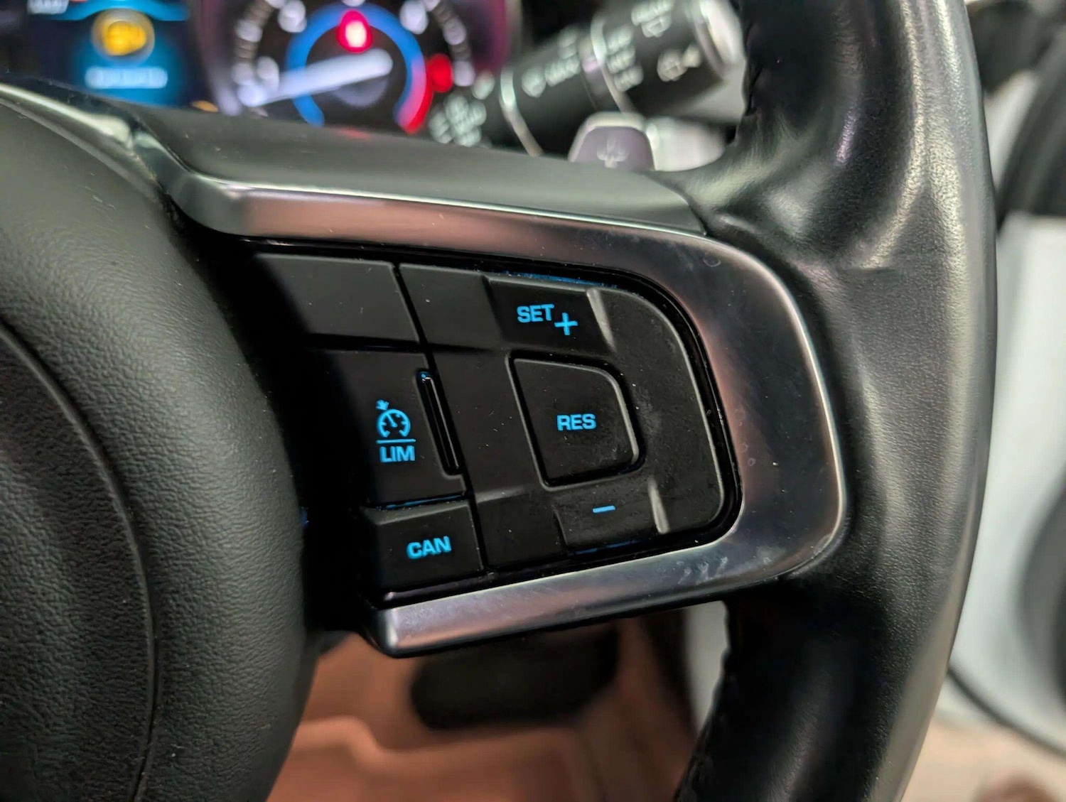 Used Jaguar XF 2019 for sale - 76912822: Photo 36