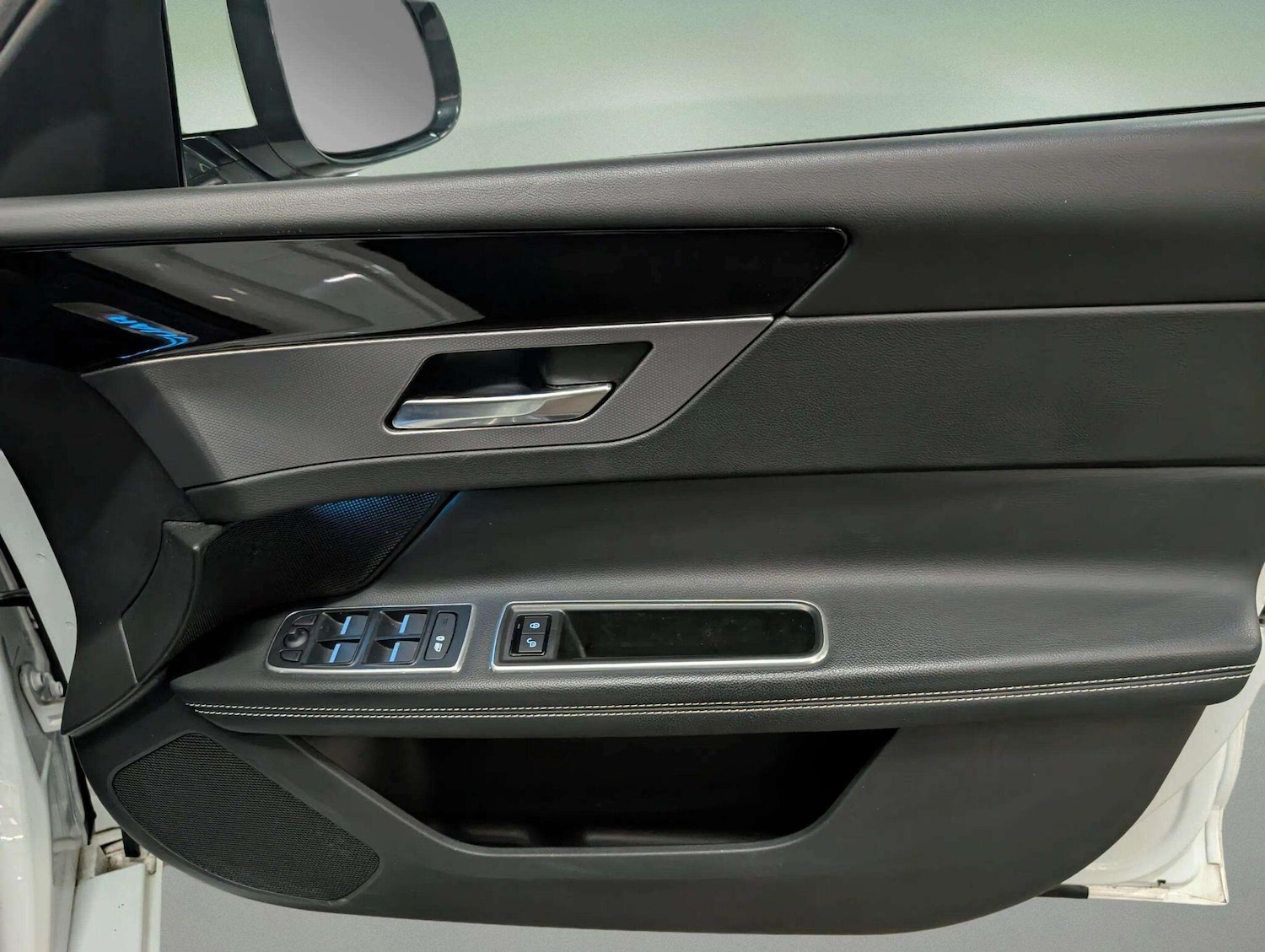 Used Jaguar XF 2019 for sale - 76912822: Photo 39