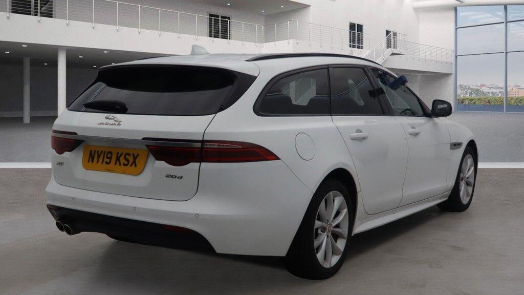 Used Jaguar XF 2019 for sale - 76912822: Photo 4
