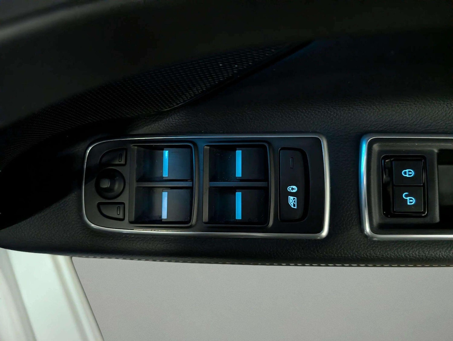 Used Jaguar XF 2019 for sale - 76912822: Photo 40