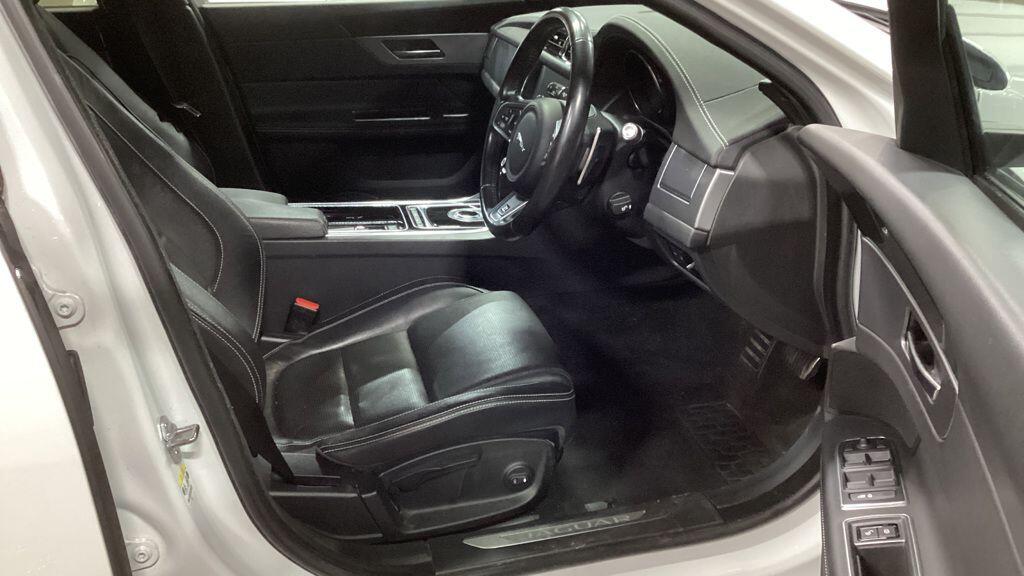 Used Jaguar XF 2019 for sale - 76912822: Photo 8