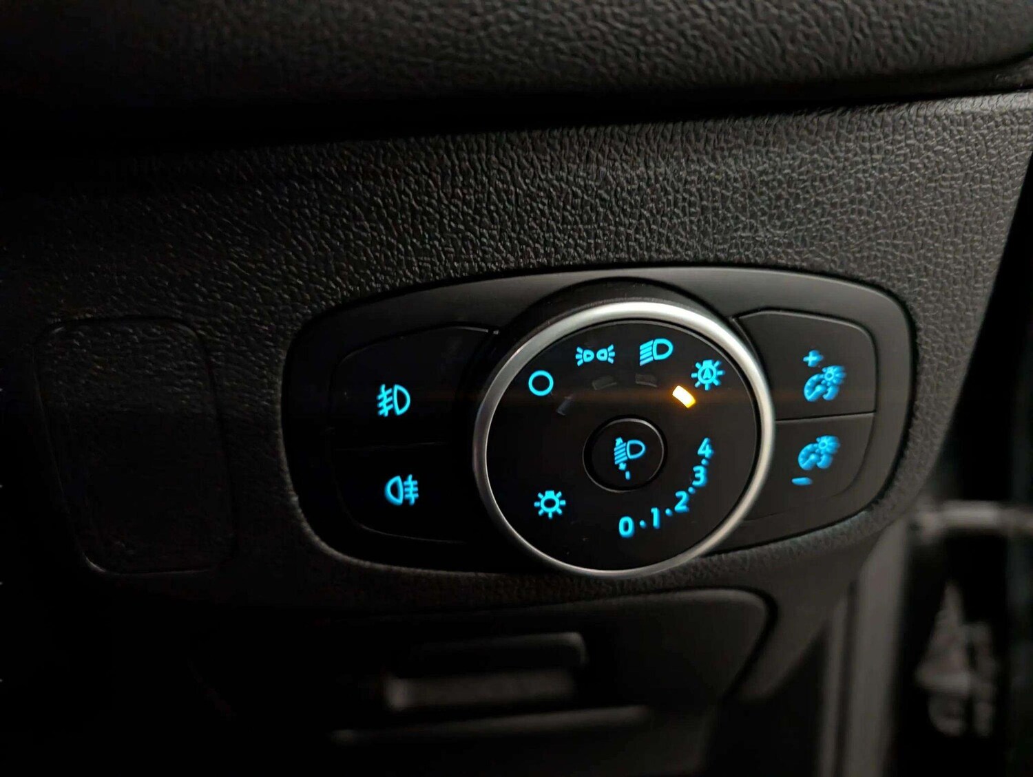 Used Ford Focus 2020 for sale - 76585428: Photo 32