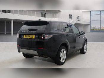 Used Land Rover Discovery Sport 2018 for sale - 77550487: Photo