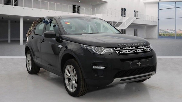 Used Land Rover Discovery Sport 2017 for sale - 76306489: Photo 1