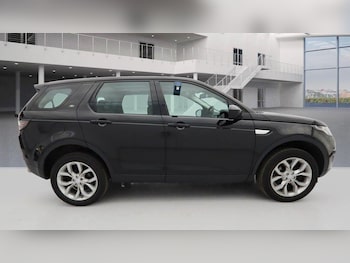 Used Land Rover Discovery Sport 2017 for sale - 76306489: Photo 3