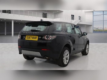 Used Land Rover Discovery Sport 2017 for sale - 76306489: Photo 4