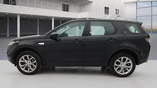Used Land Rover Discovery Sport 2017 for sale - 76306489: Photo 6