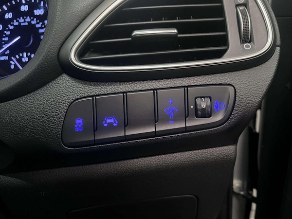 Used Hyundai i30 2018 for sale - 76071595: Photo 28