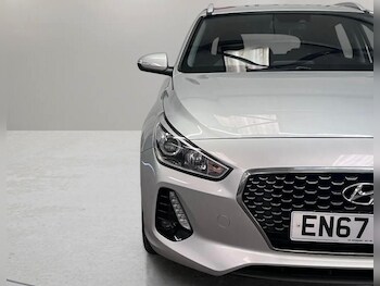 Used Hyundai i30 2018 for sale - 76071595: Photo 2