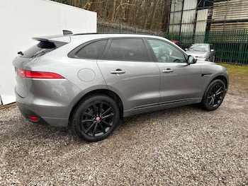 Used Jaguar F-Pace 2020 for sale - 77646588: Photo