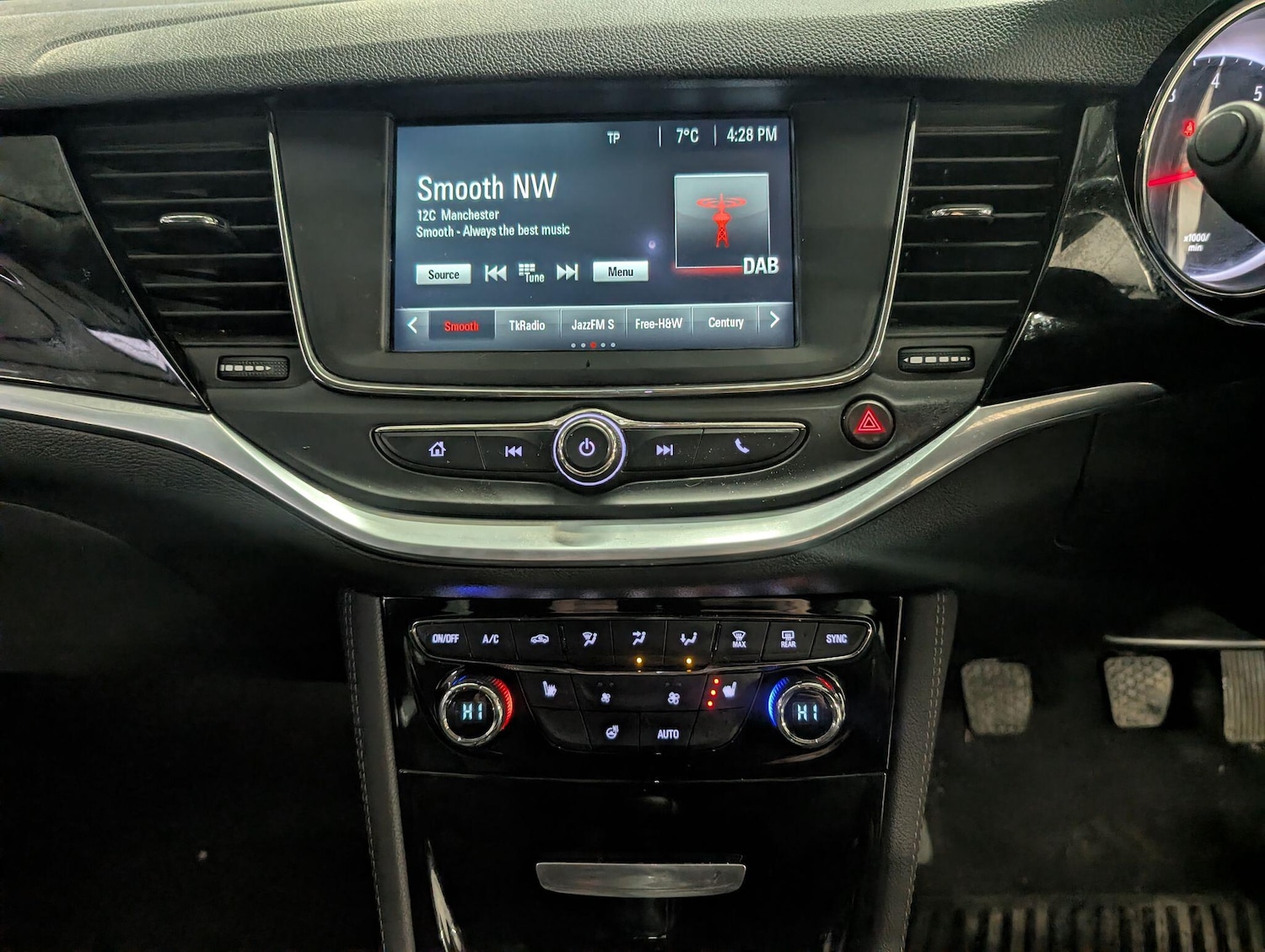 Used Vauxhall Astra 2017 for sale - 77345063: Photo 17