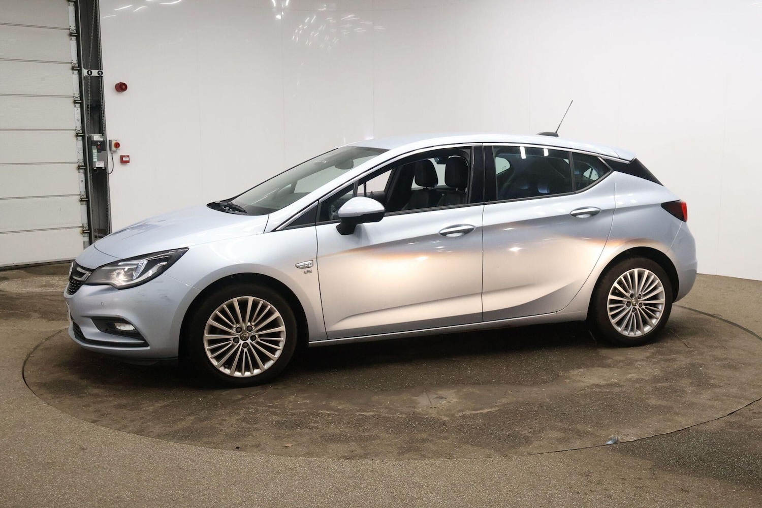 Used Vauxhall Astra 2017 for sale - 77345063: Photo 21