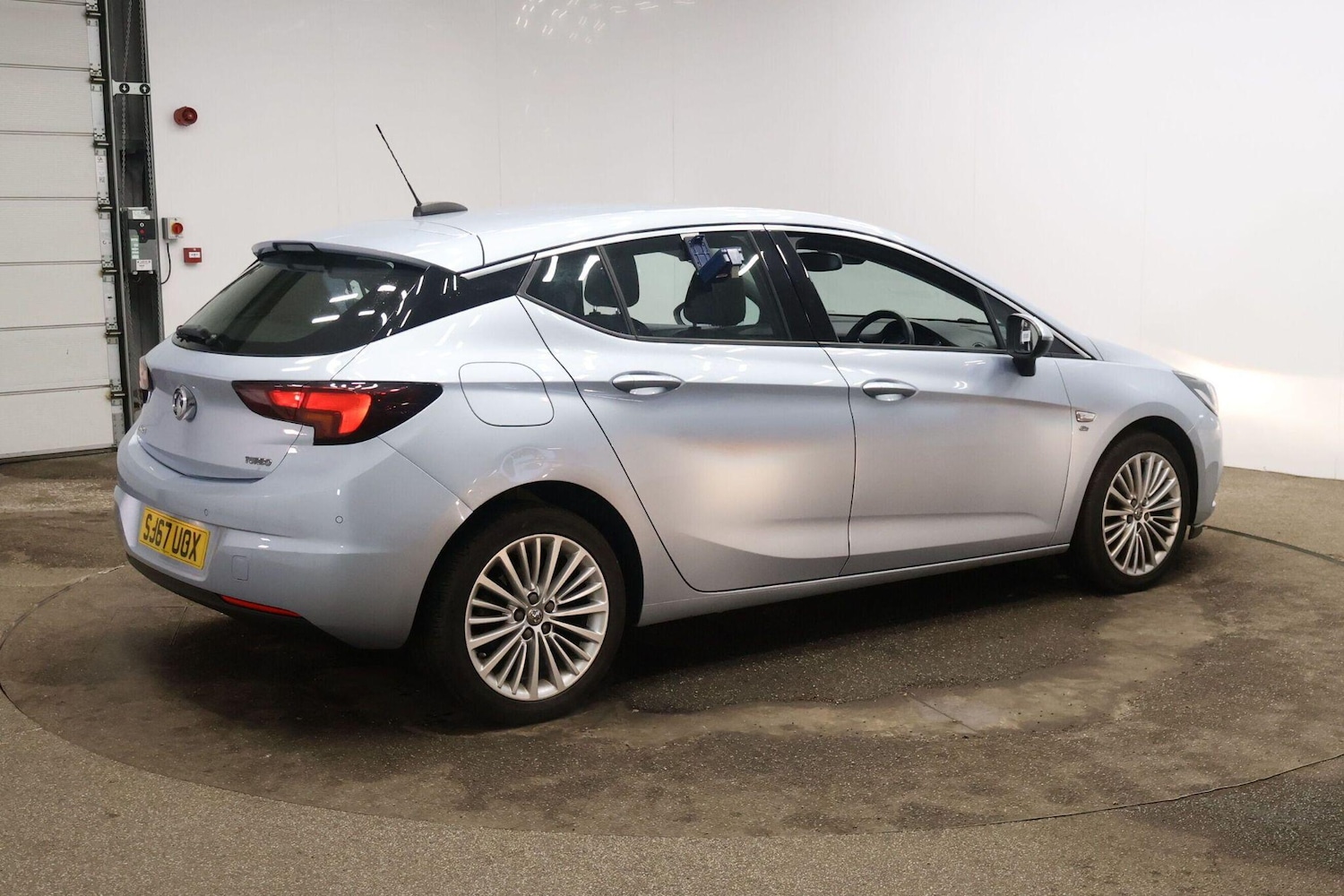 Used Vauxhall Astra 2017 for sale - 77345063: Photo 4