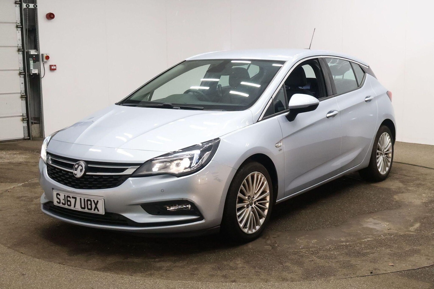 Used Vauxhall Astra 2017 for sale - 77345063: Photo 7