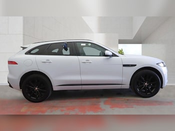 Used Jaguar F-Pace 2019 for sale - 79463979: Photo